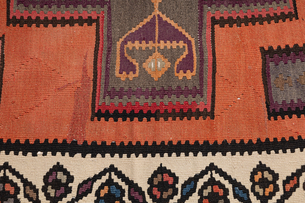 (5'3'' x 8'5'') Authentic Vintage Kilim Area Rug