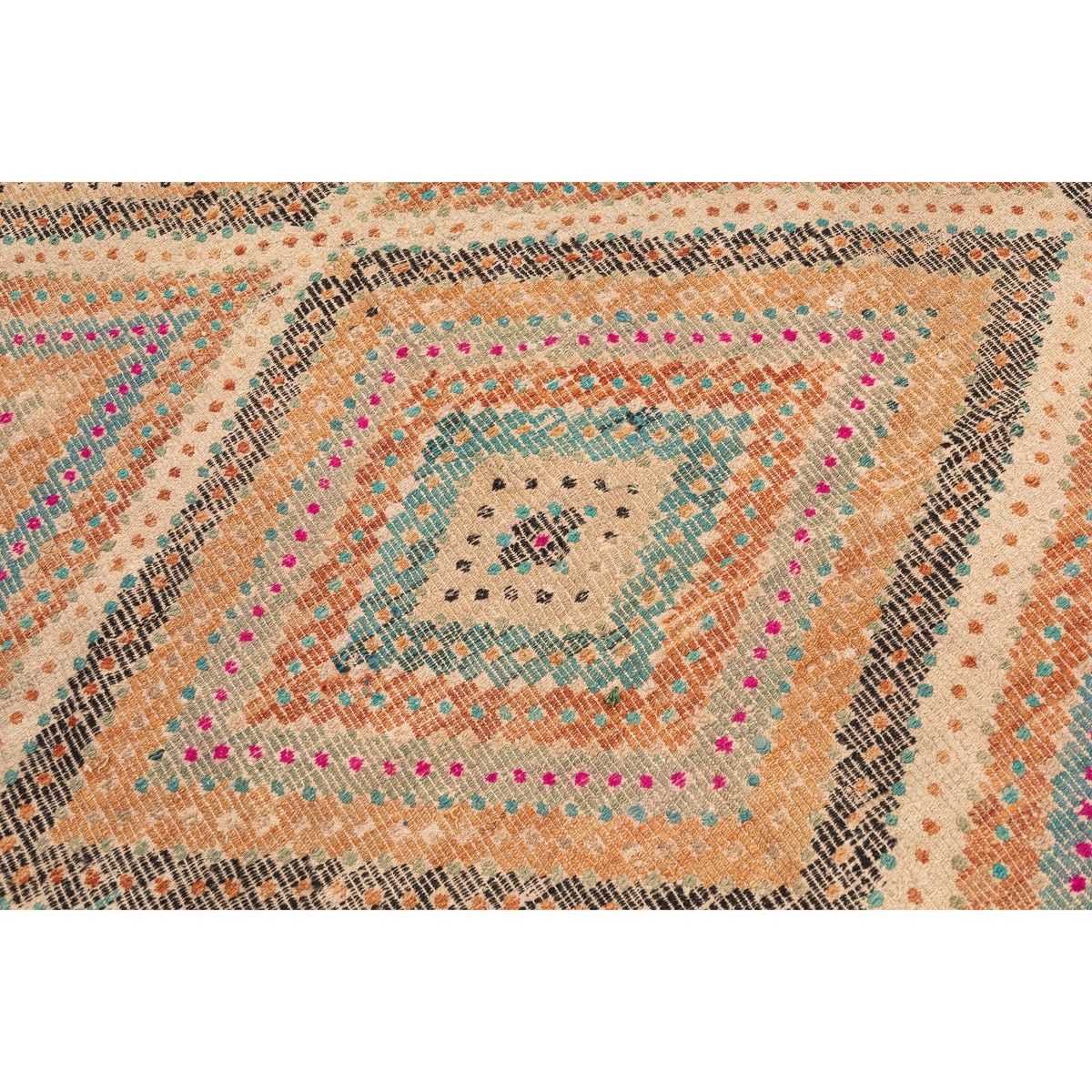 Kutia - (5'8'' x 8'8'') Vintage Turkish Kilim