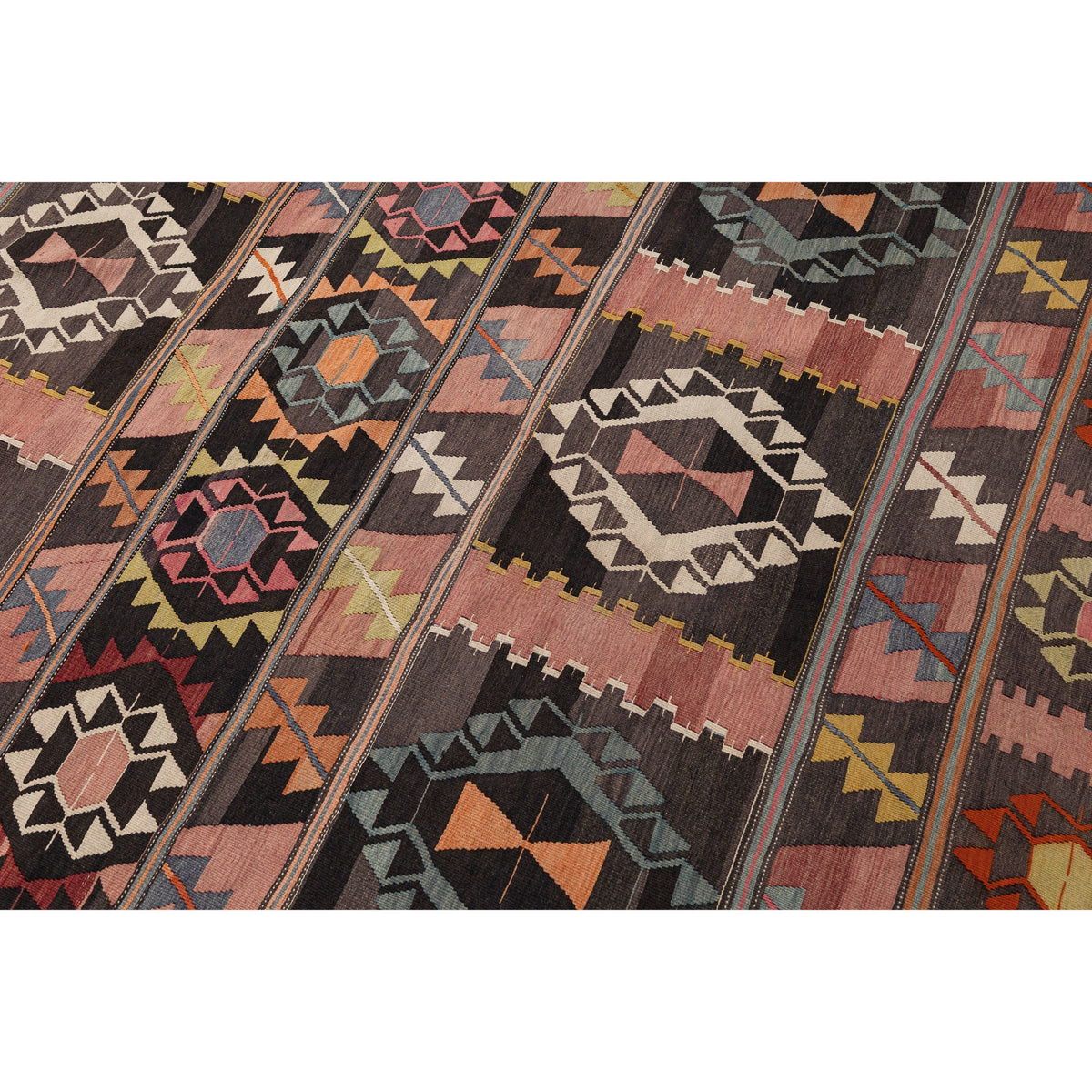 Sansyn - (5'9'' x 7'5'') Vintage Turkish Kilim