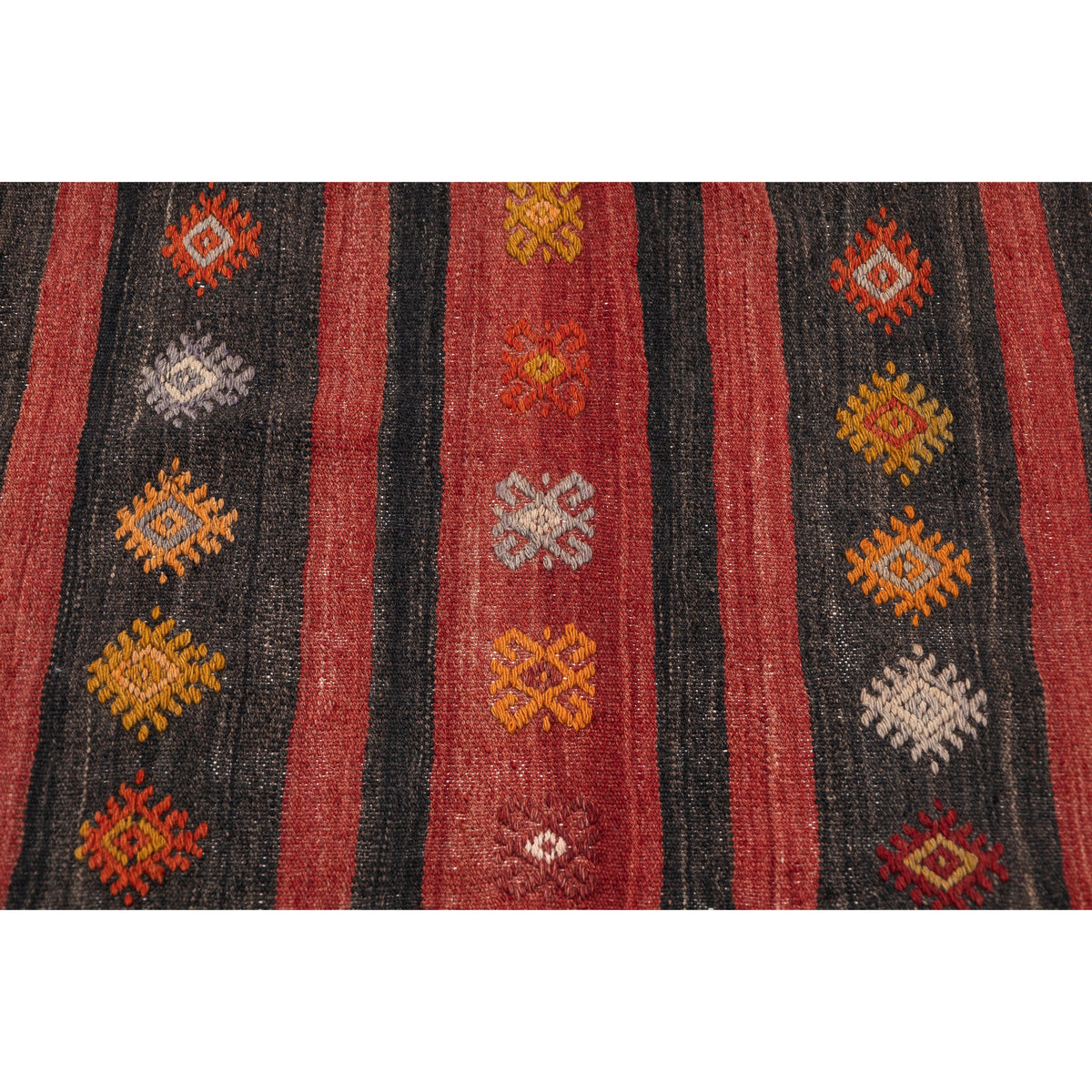 Kyushe - (5'10'' x 9'9'') Vintage Turkish Kilim