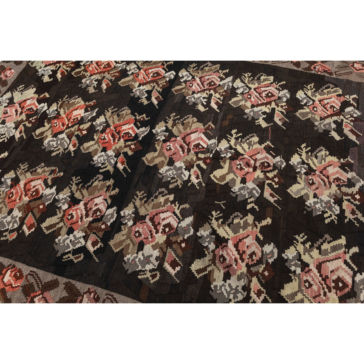 Thendag - (6'7'' x 8'10'') Vintage Turkish Kilim