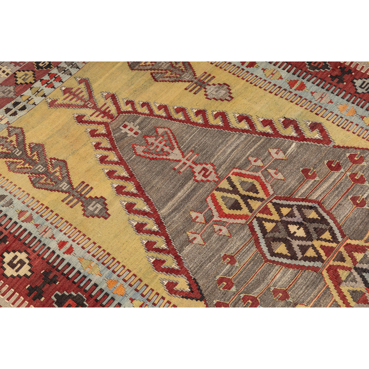 Chaper - (4'8'' x 7') Vintage Turkish Kilim