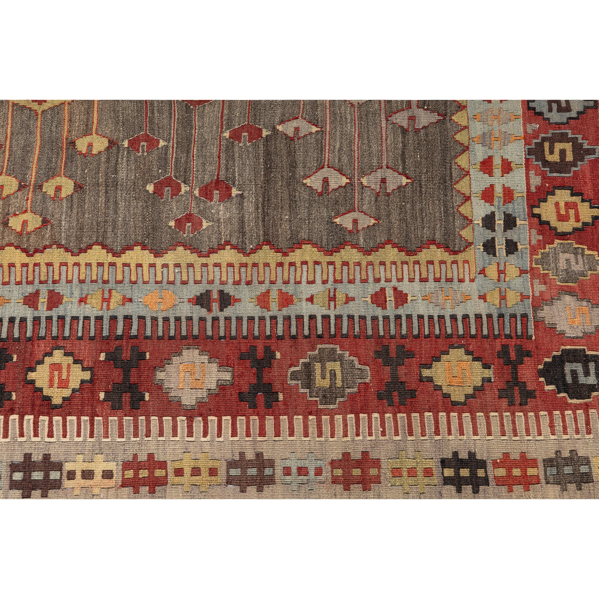 Chaper - (4'8'' x 7') Vintage Turkish Kilim