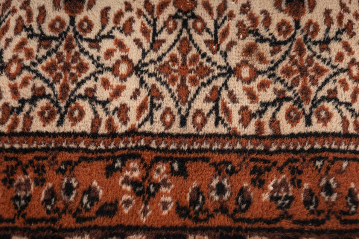 (3'10" x 6'7") Handmade Vintage Rug