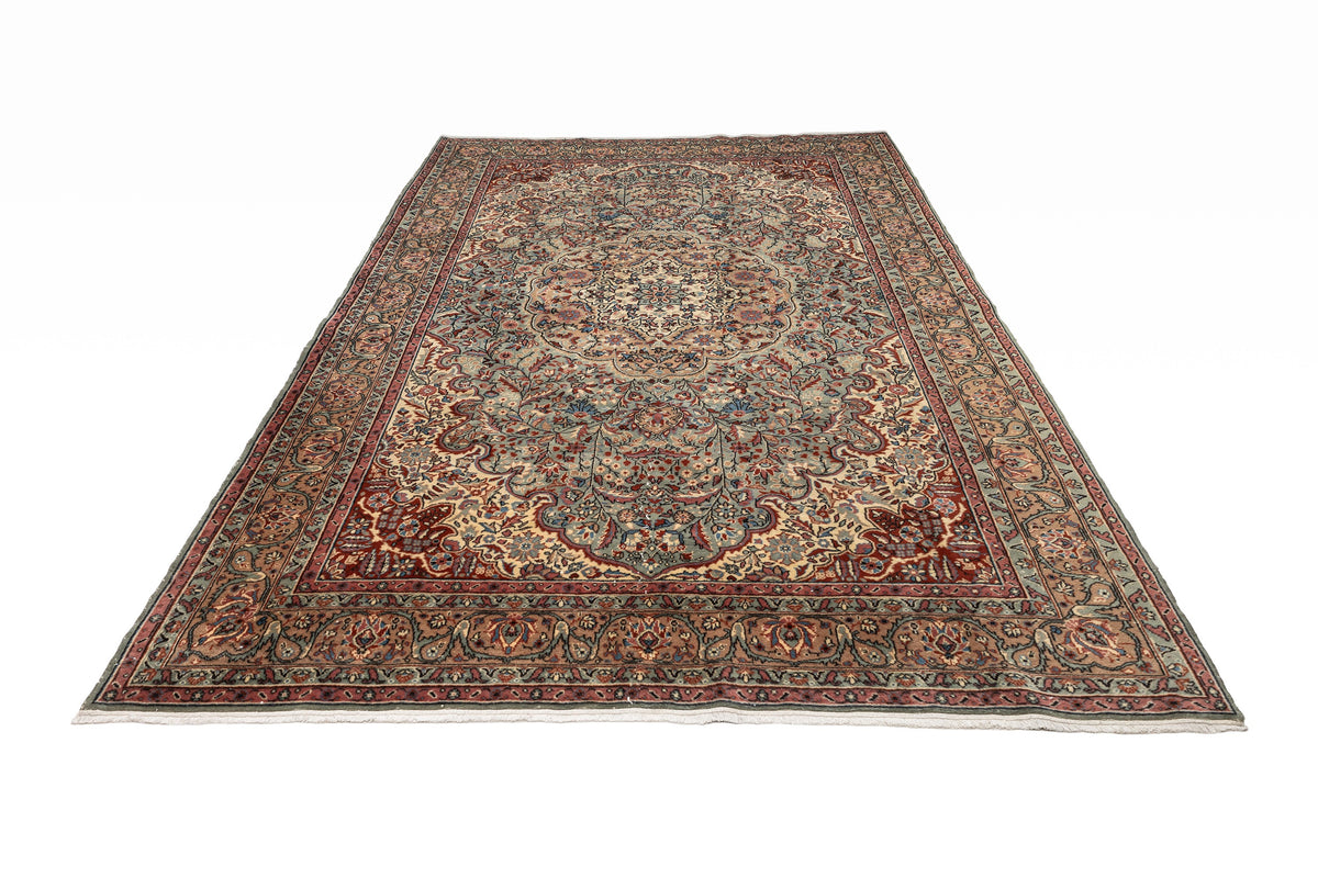 (6'7" x 9'11") Handmade Oriental Authentic Area Rug