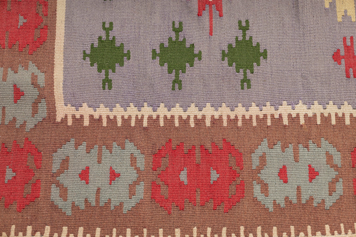 (3'11'' x 5') Handwoven Vintage Small Kilim Rug