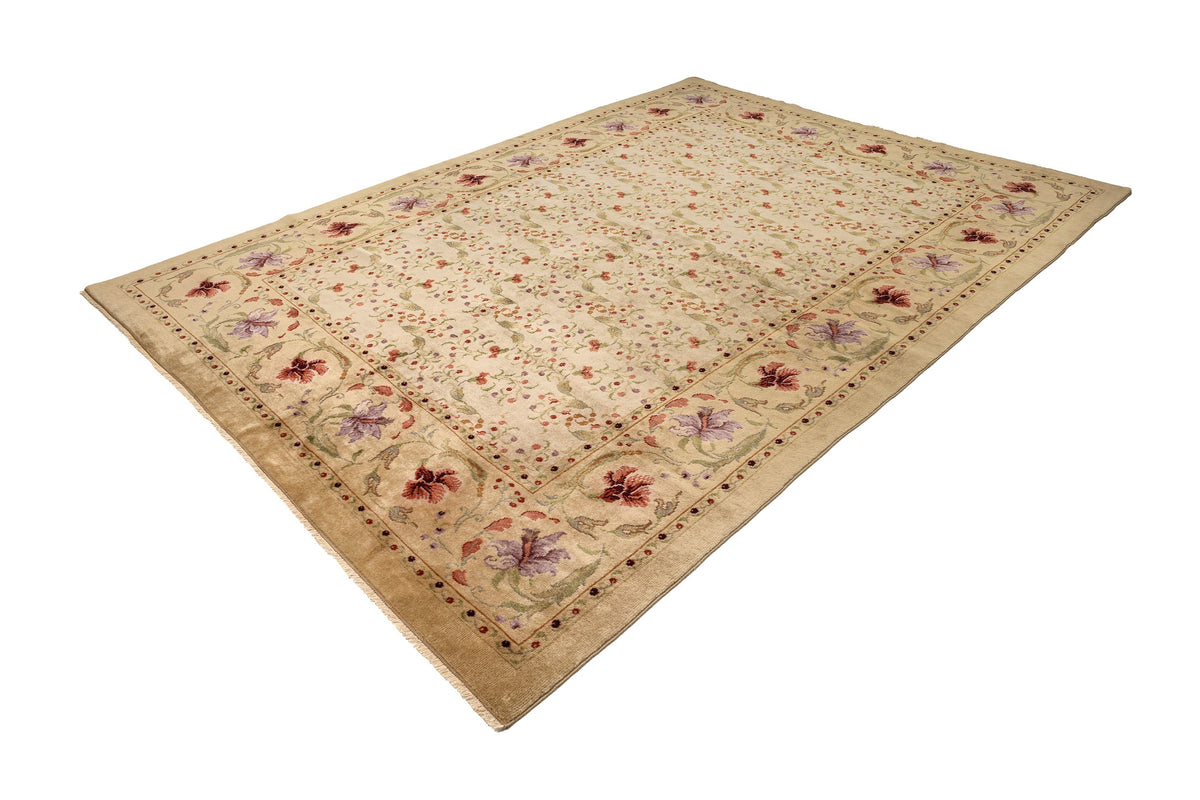 (7'1" x 10') Handmade Neutral Floral Area Rug