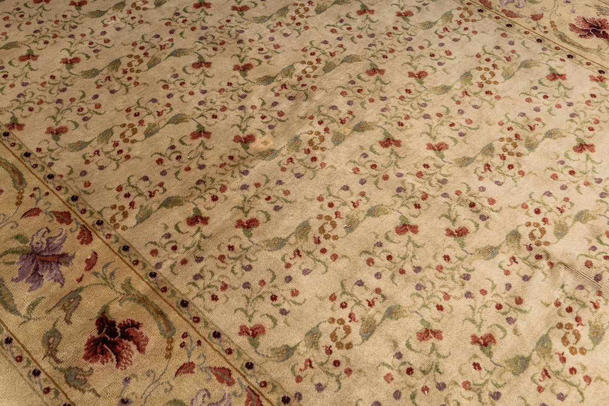 (7'1" x 10') Handmade Neutral Floral Area Rug