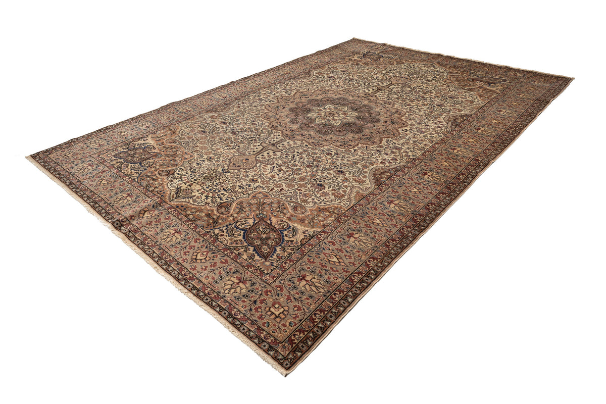 (7'10" x 11'10") Handmade Turkish Oriental Kayseri Rug