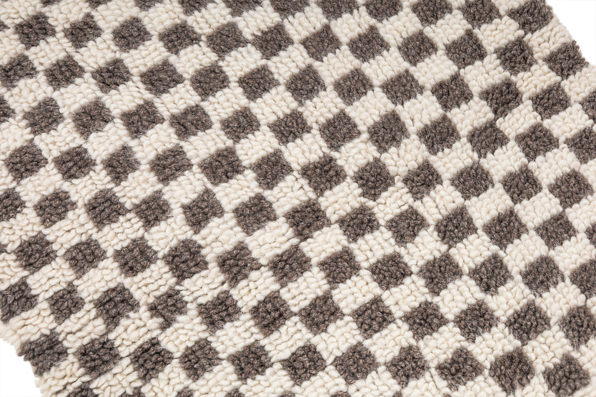 Handmade Organic Wool Checkered Rug (2'1" x 3'3")