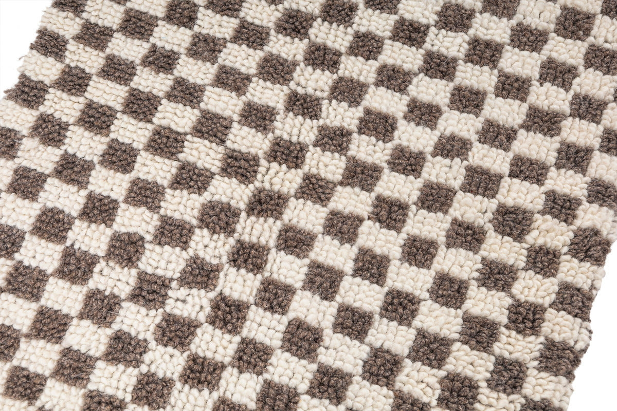 Handmade Organic Wool Checkered Rug (2'1" x 3'3")