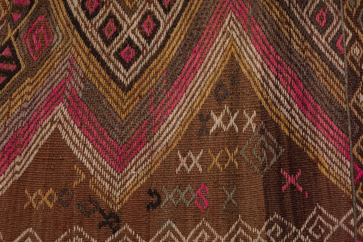 (4' x 5'2'') Handwoven Vintage Small Kilim Rug