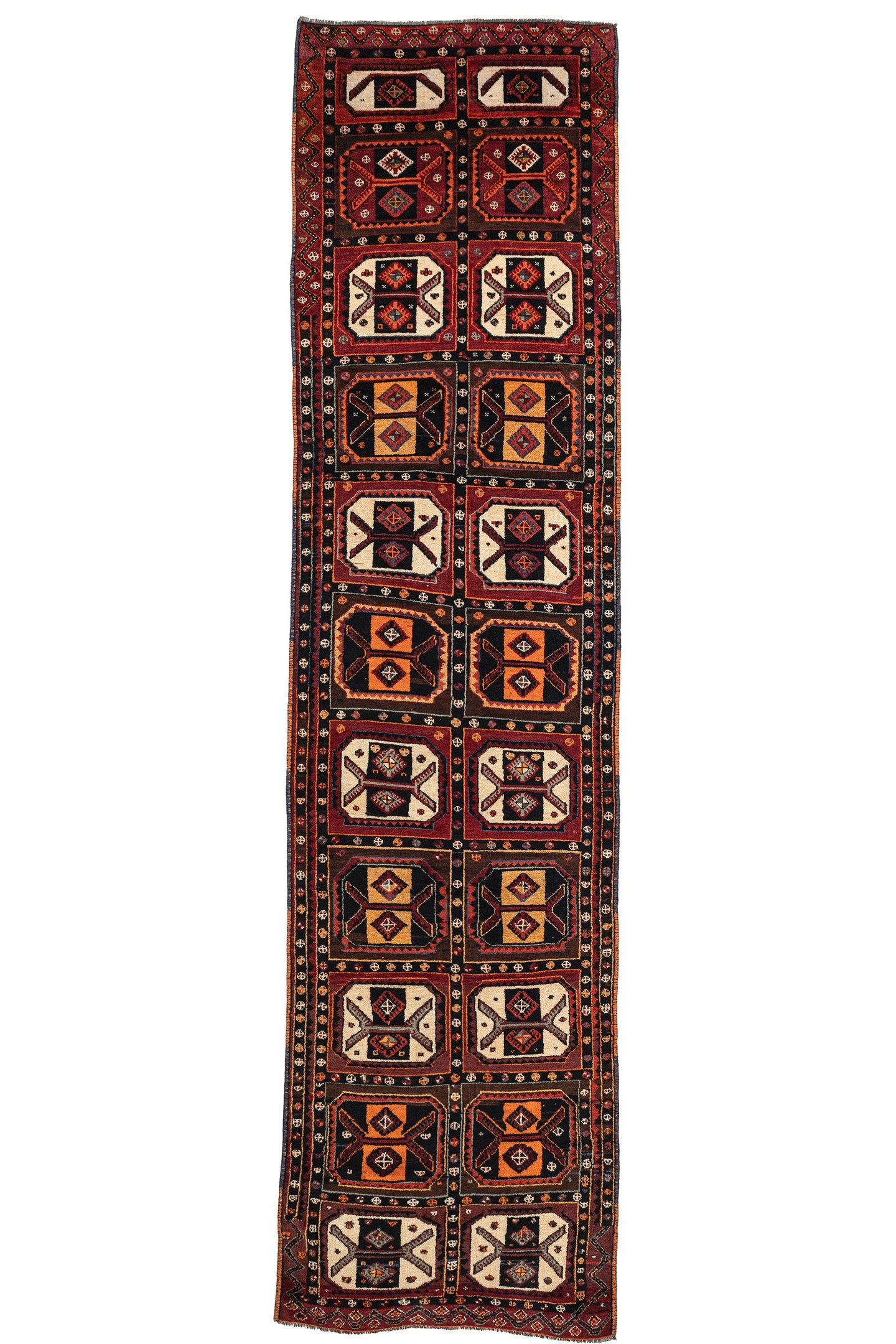 Decorative rug with geometric pattern 