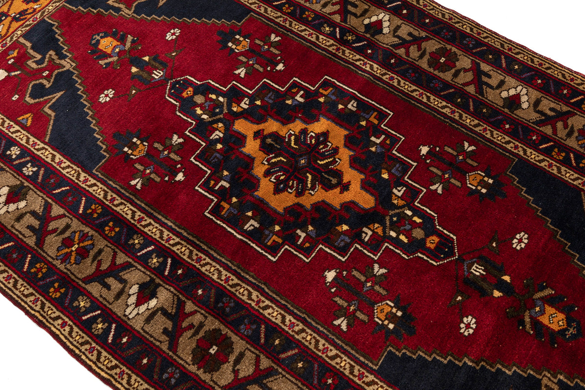 (4'3" x 8'2") Handmade Turkish Oriental Area Rug