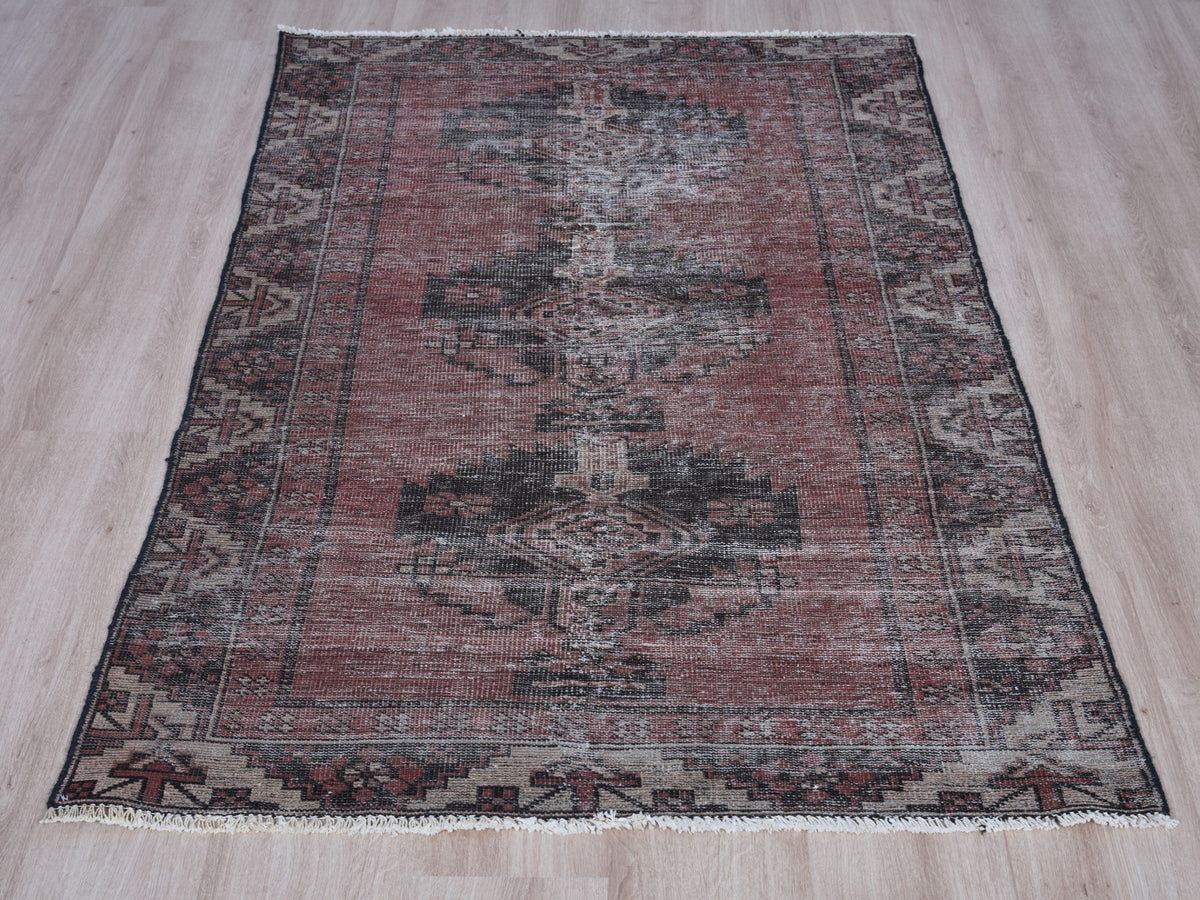 3'5" x 6'4" Handmade Vintage Persian Style Rug