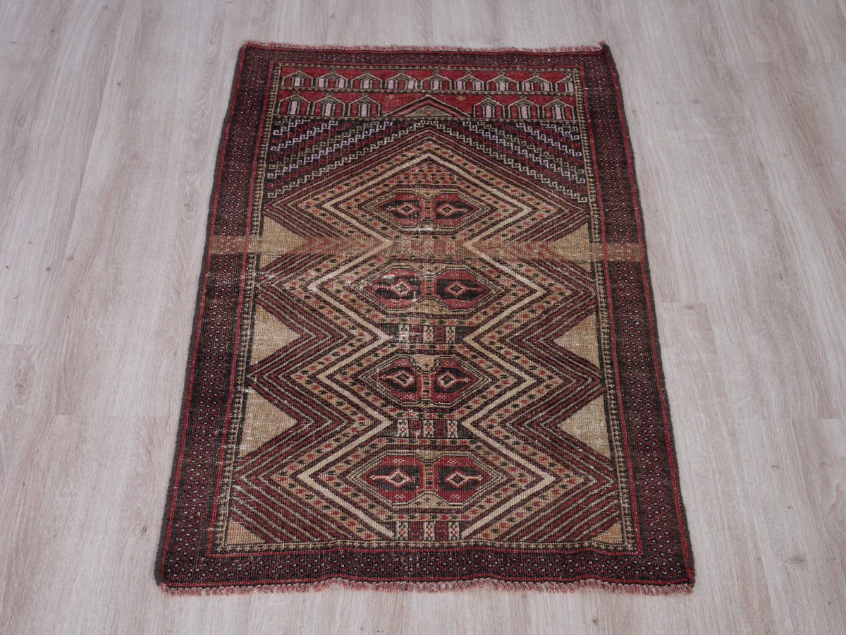 2'3" x 4'2" Oriental Persian Style Small Rug