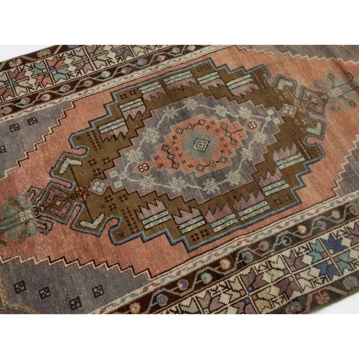 Revasa - (3'11'' x 7'10'') Vintage Turkish Rug