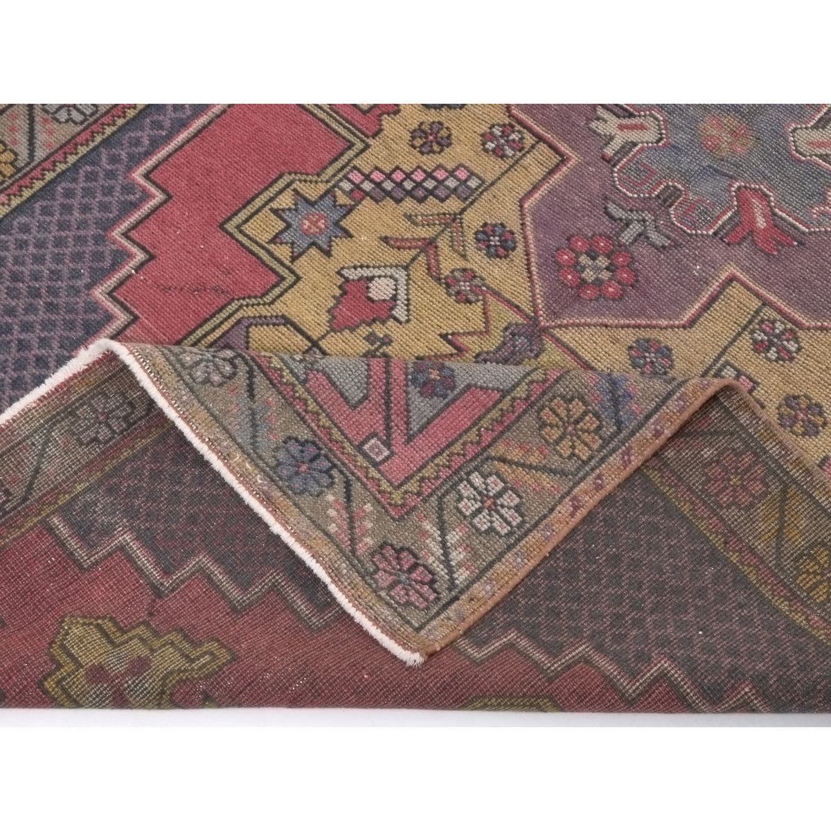 Subia - (4'3'' x 8'10'') Vintage Turkish Rug