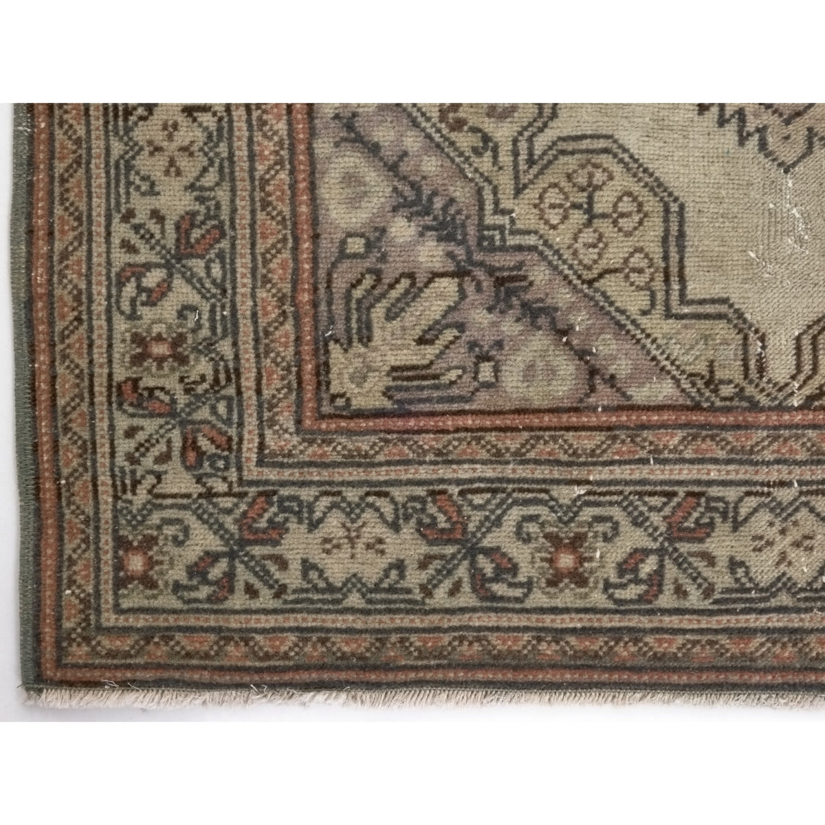 Hudevy - (3'1'' x 4'9'') Vintage Turkish Rug