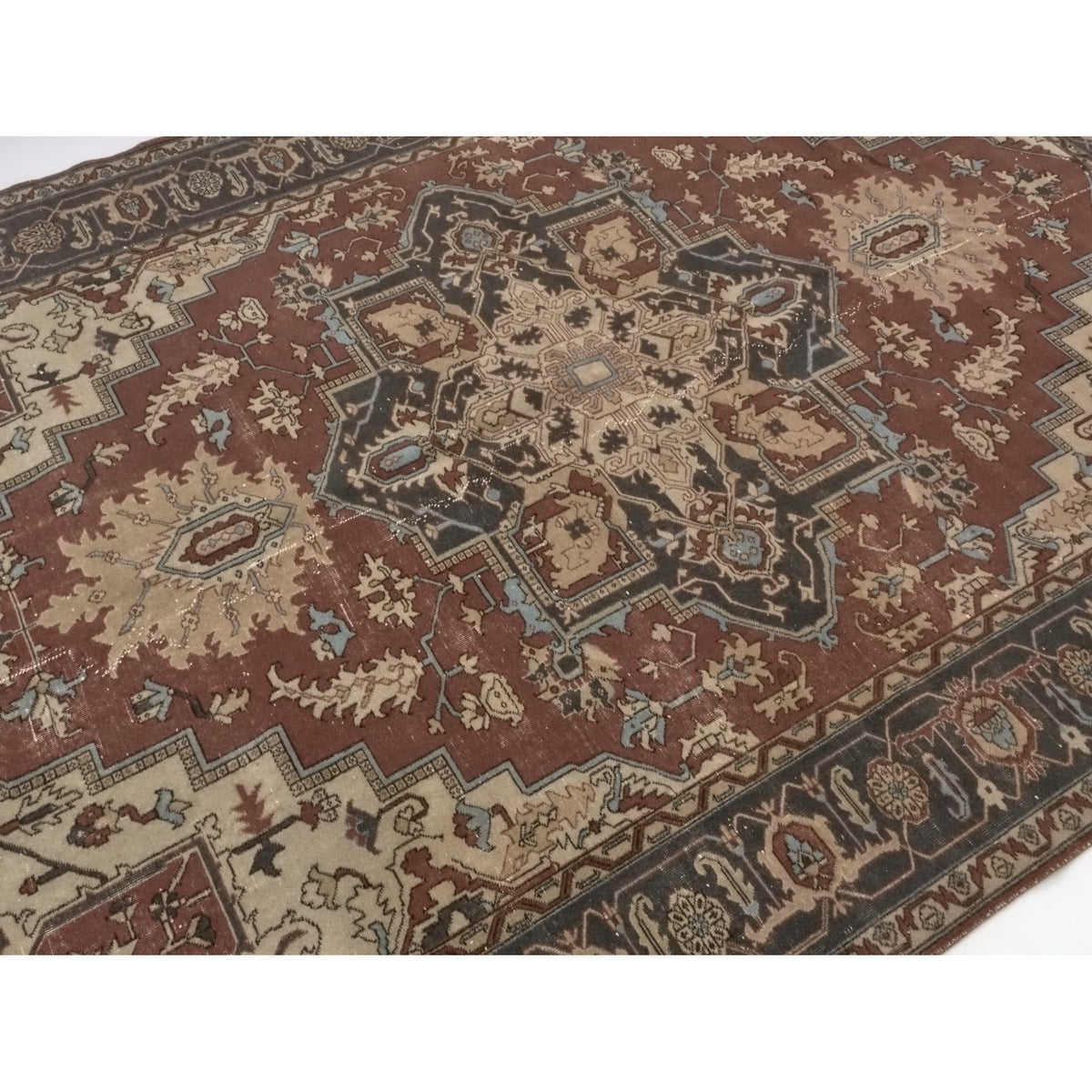 Sentulia - (7' x 9'11'') Vintage Turkish Rug