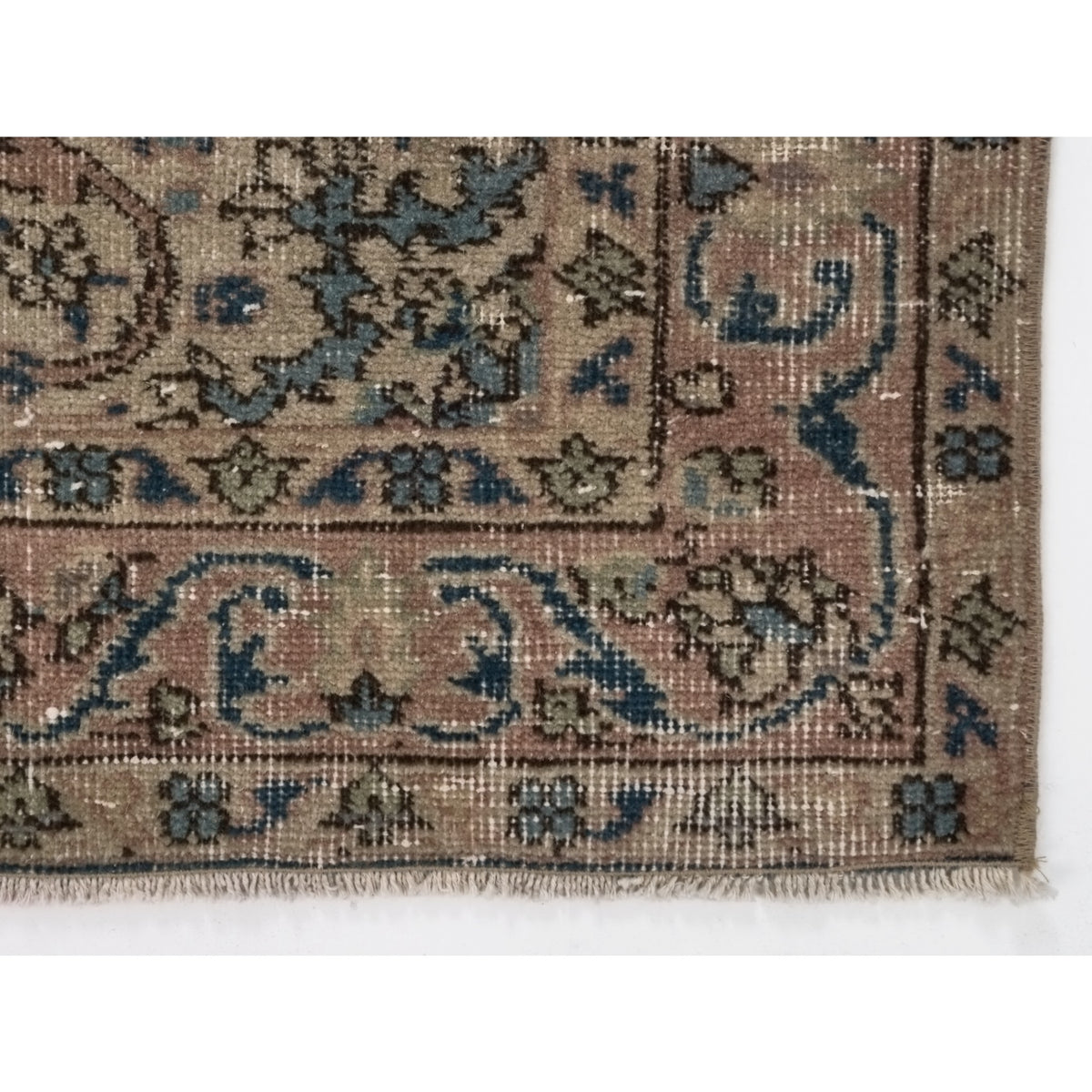 Susta - (3'7'' x 7'3'') Vintage Turkish Rug