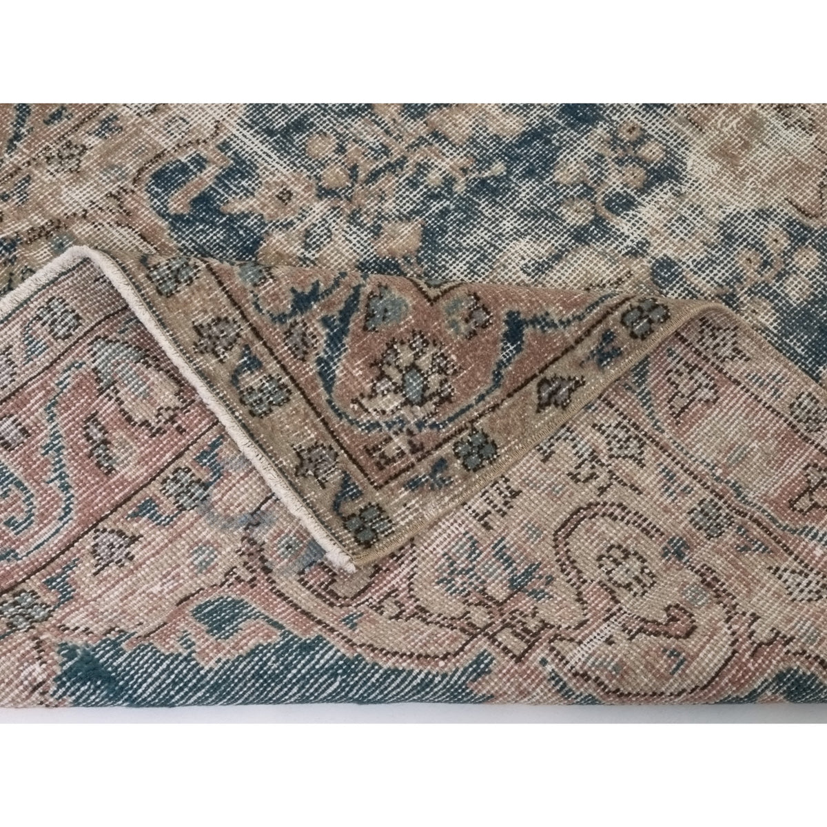 Susta - (3'7'' x 7'3'') Vintage Turkish Rug