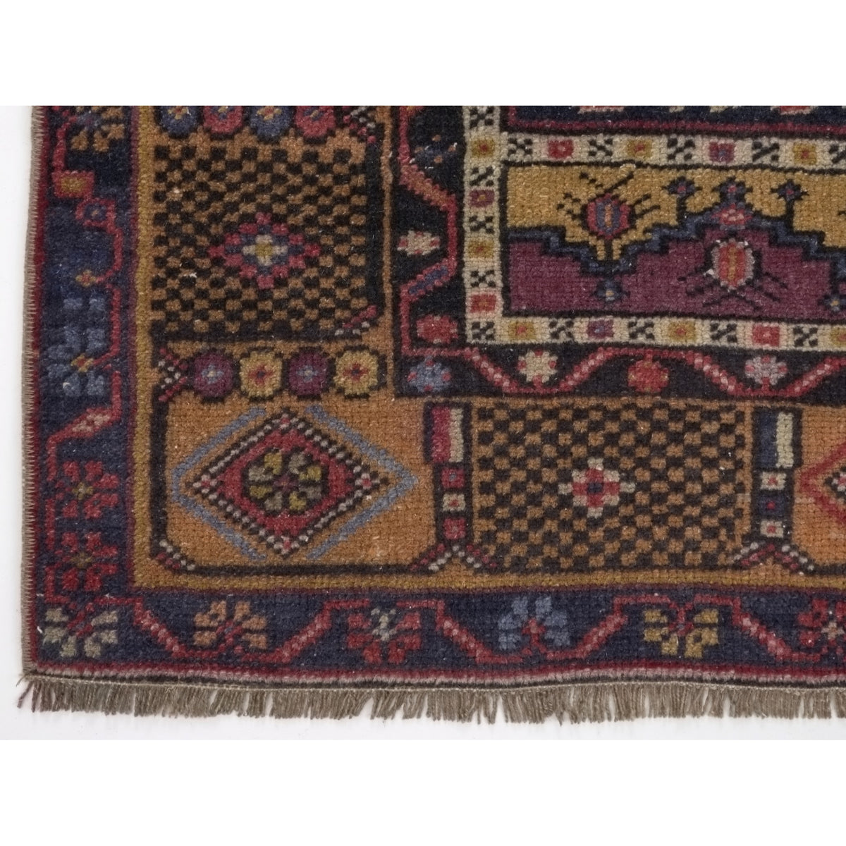 Nedlan - (4'3'' x 7'5'') Vintage Turkish Rug