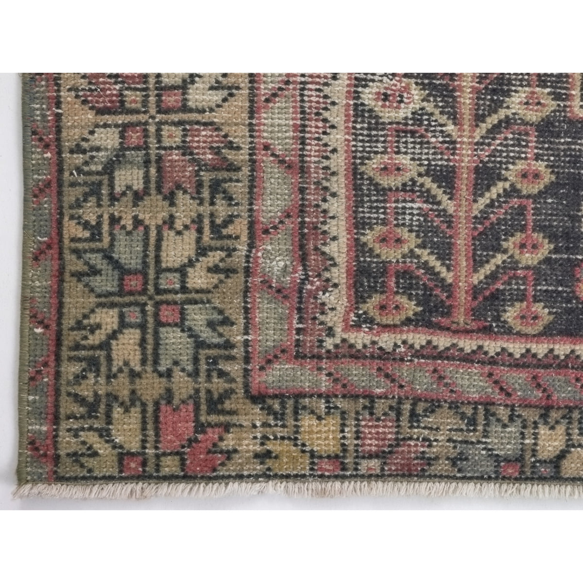 Gramado - (4'1'' x 8'8'') Vintage Turkish Rug