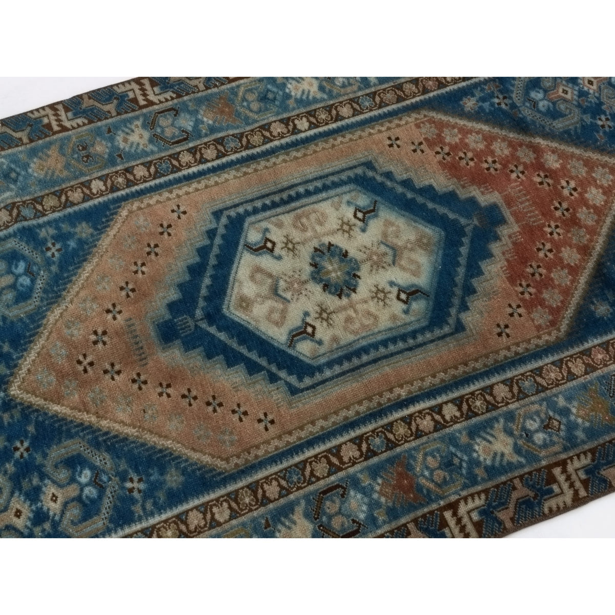 Buza - (3'4'' x 5'10'') Vintage Turkish Rug