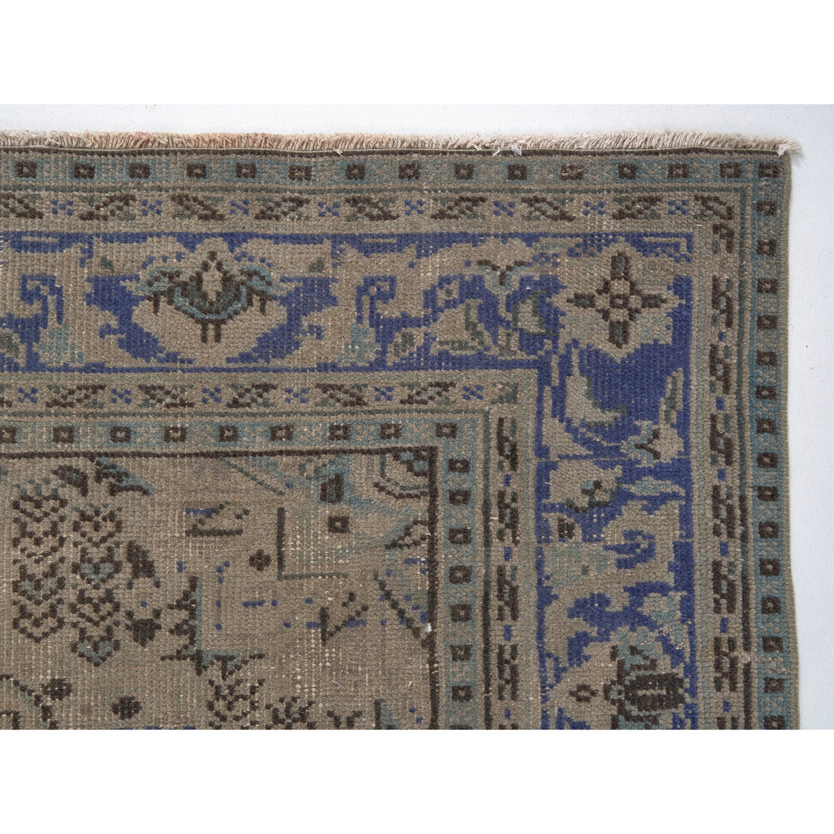 Jeruas - (7'3'' x 9'7'') Vintage Turkish Rug