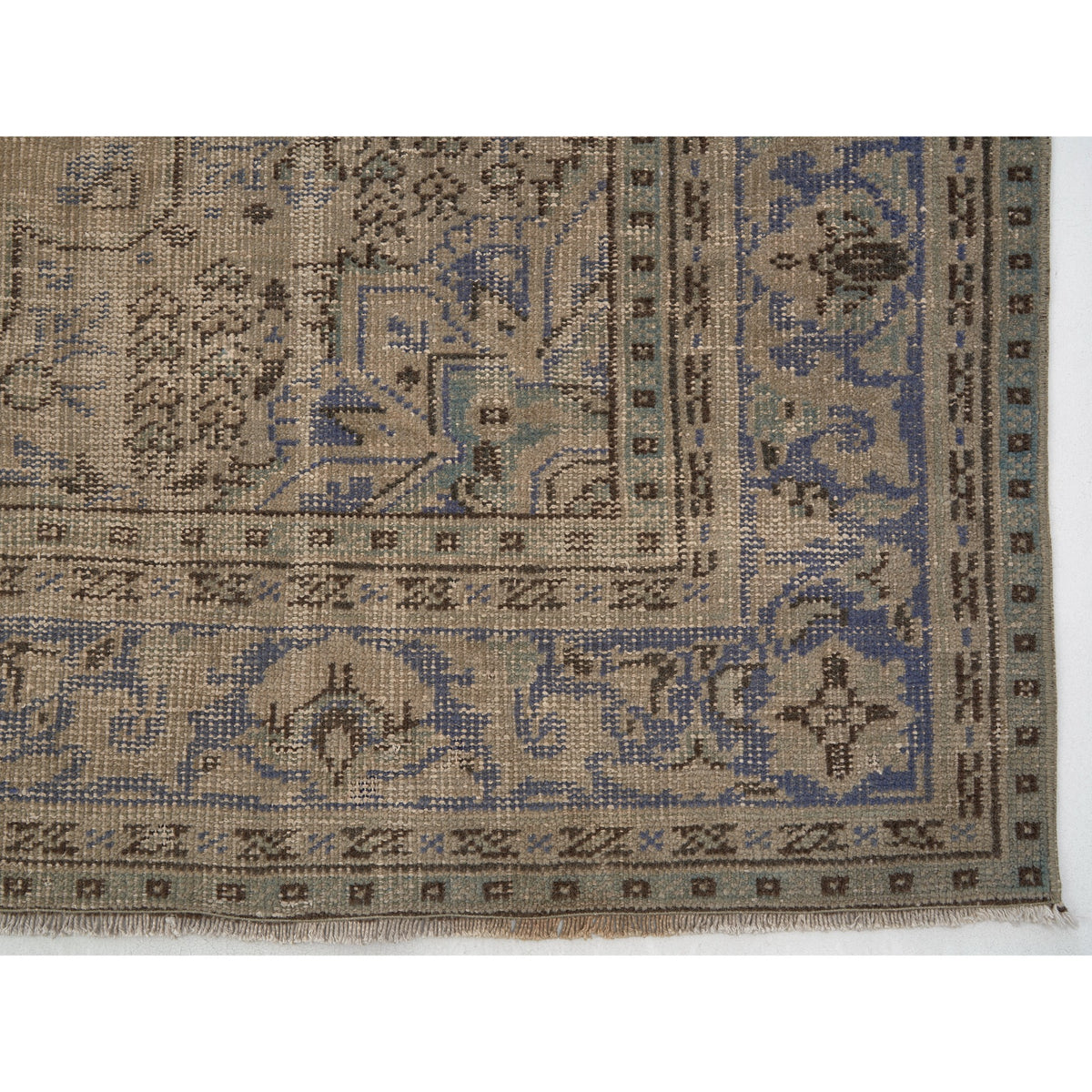 Jeruas - (7'3'' x 9'7'') Vintage Turkish Rug