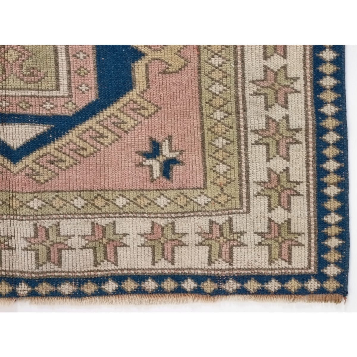 Avenia - (3'9'' x 4'7'') Vintage Turkish Rug