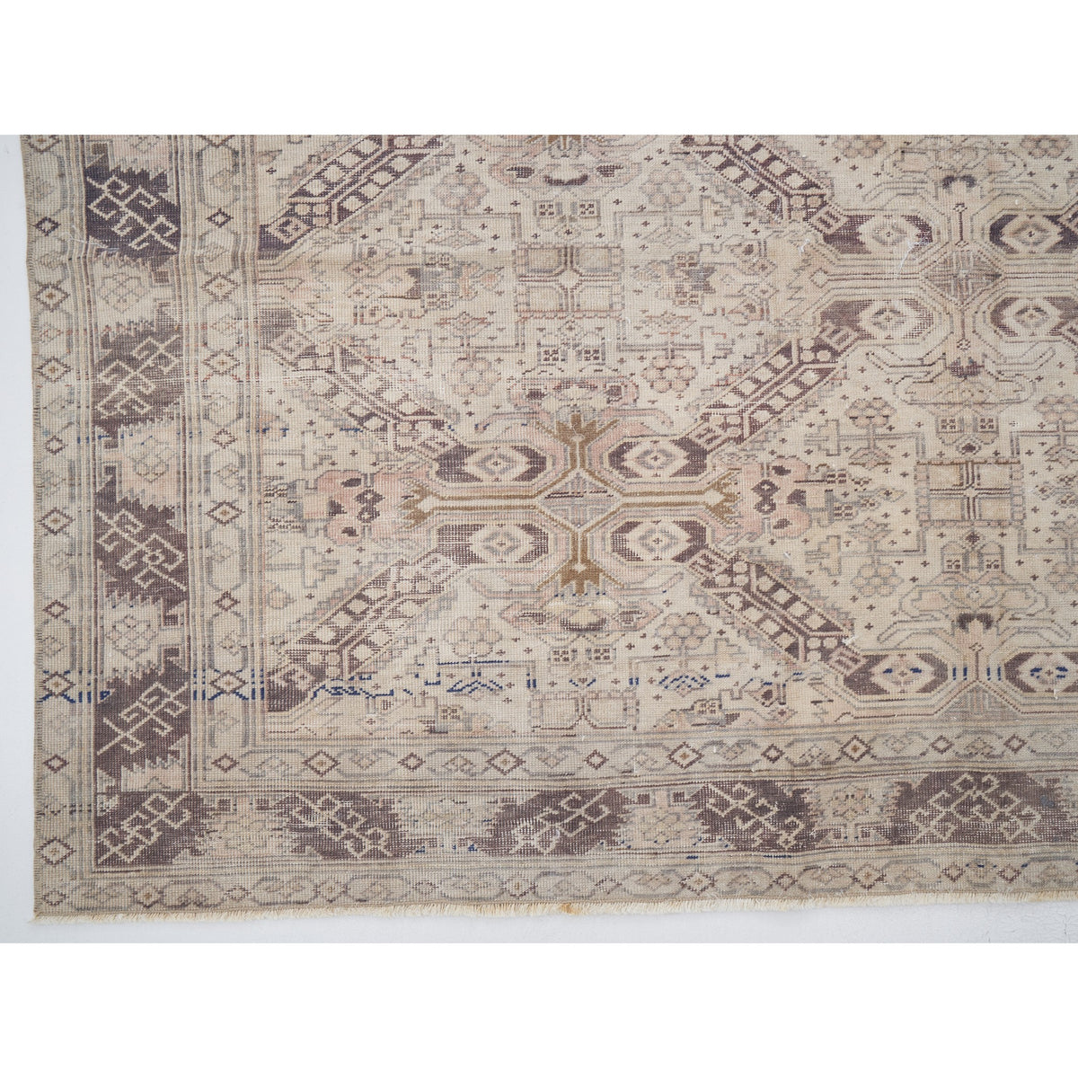 Datalin - (6'1'' x 9') Vintage Turkish Rug