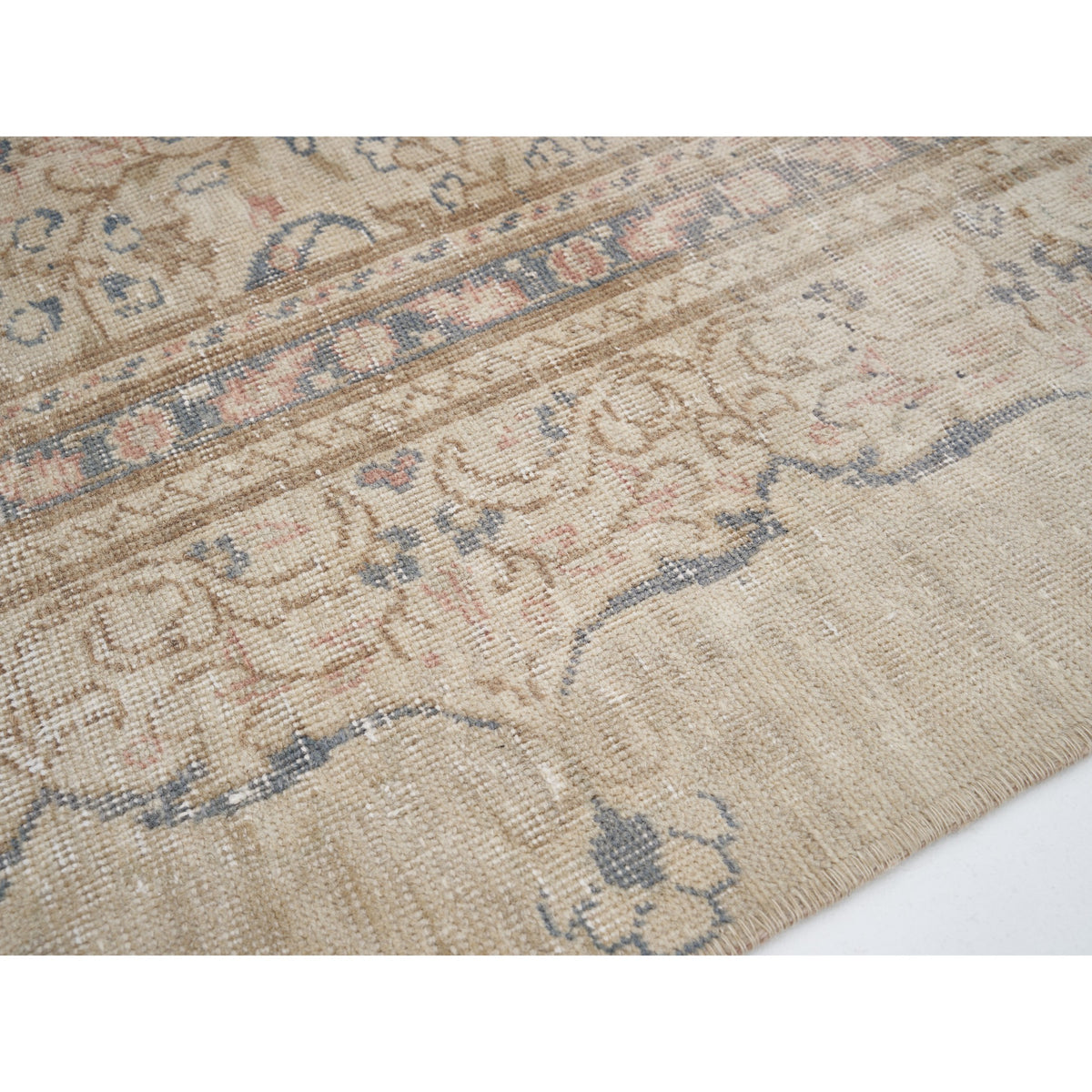 Eshan - (6'6'' x 10') Vintage Turkish Rug