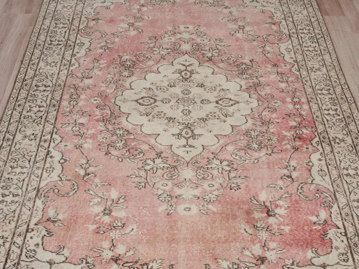 5'8" x 9'10" Pink Vintage Turkish Area Rug