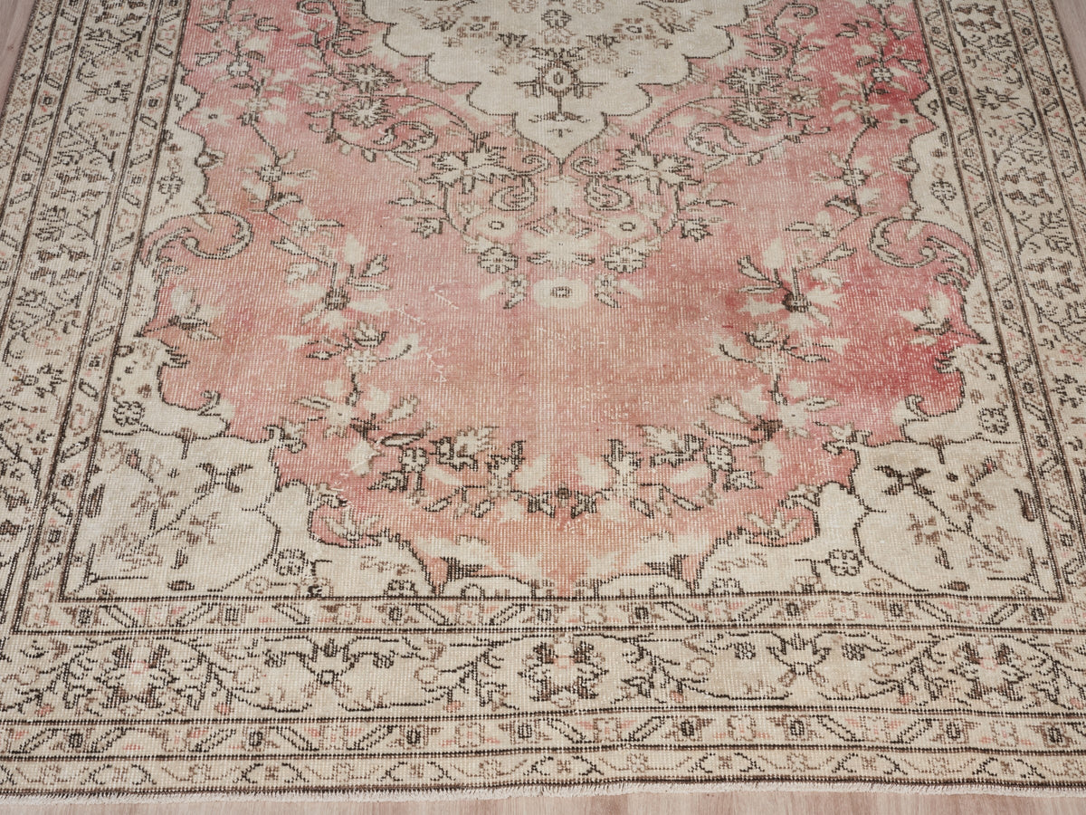 5'8" x 9'10" Pink Vintage Turkish Area Rug