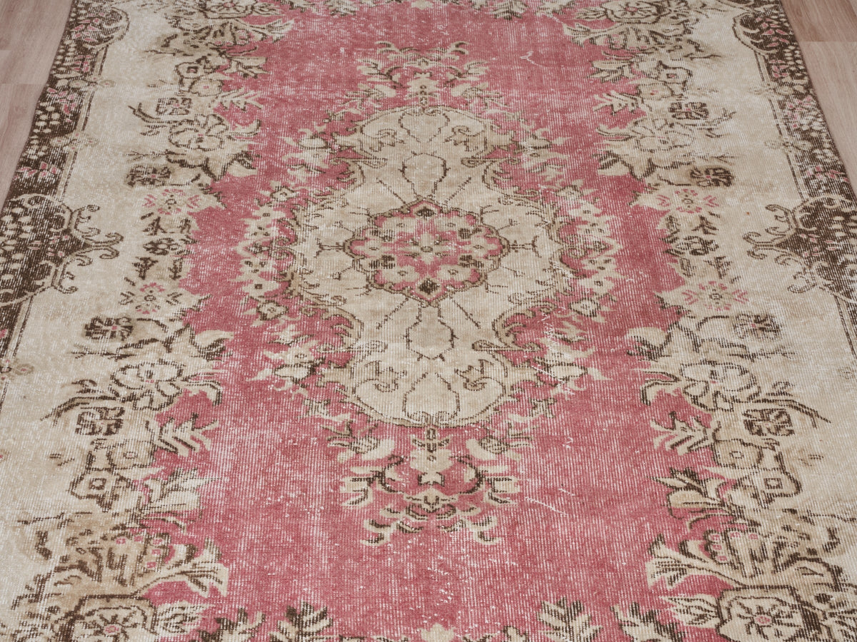 5'5" x 8'11" Brown Pink Vintage Turkish Rug