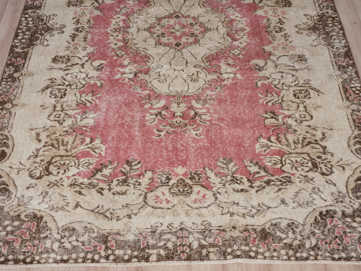 5'5" x 8'11" Brown Pink Vintage Turkish Rug