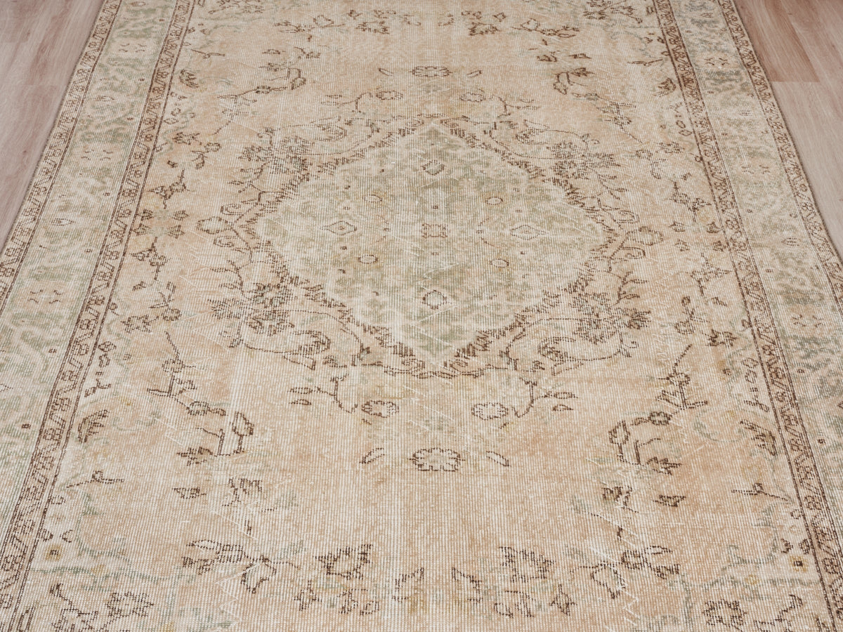 6'1" x 9'10" Beige Vintage Turkish Large Rug