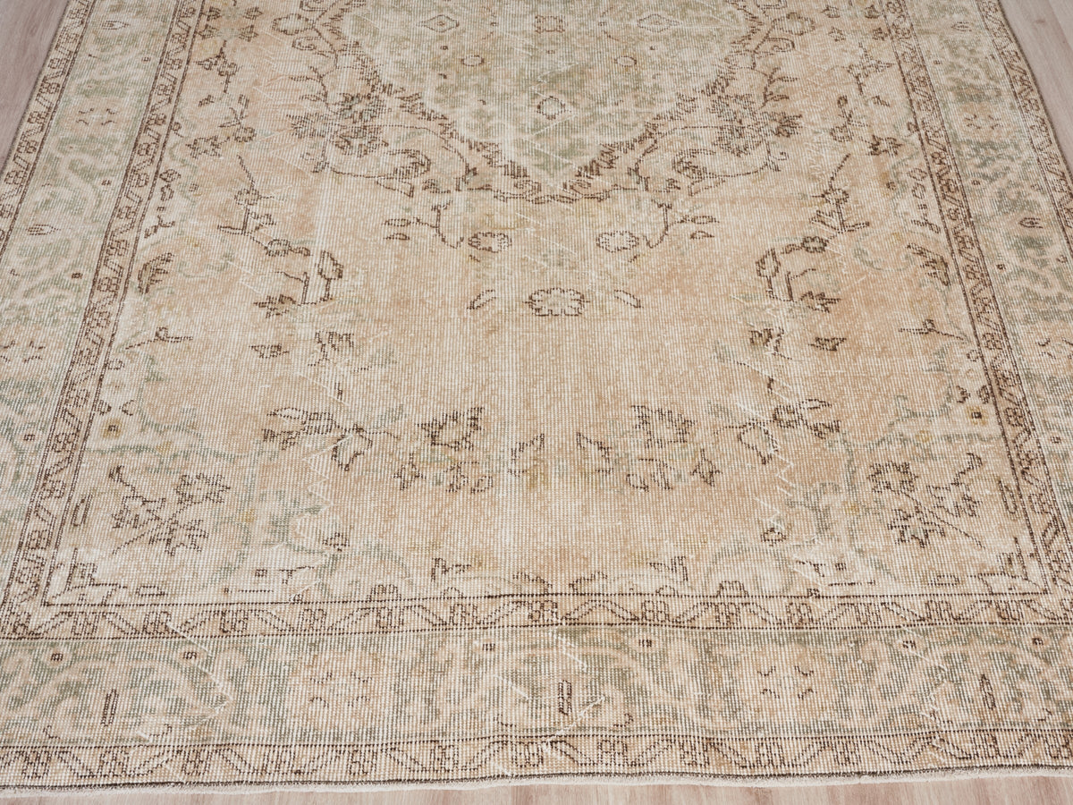 6'1" x 9'10" Beige Vintage Turkish Large Rug