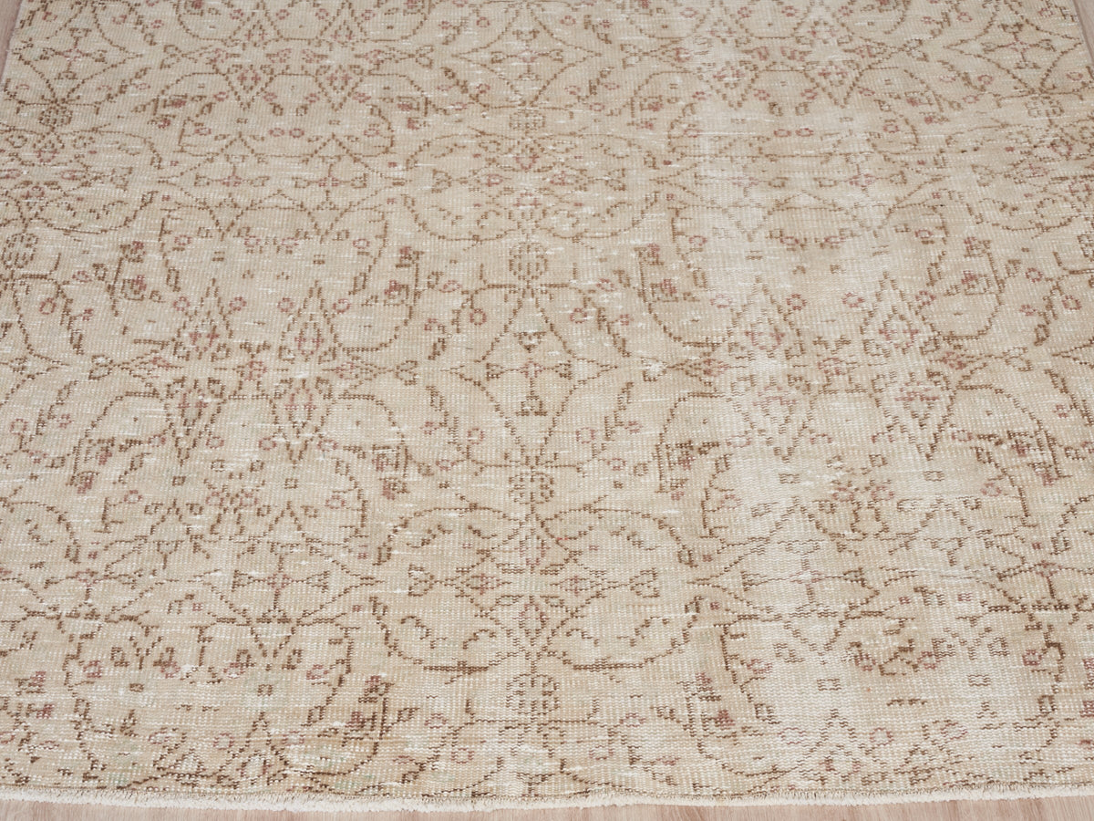 5'2" x 8'10" Neutral Vintage Area Rug