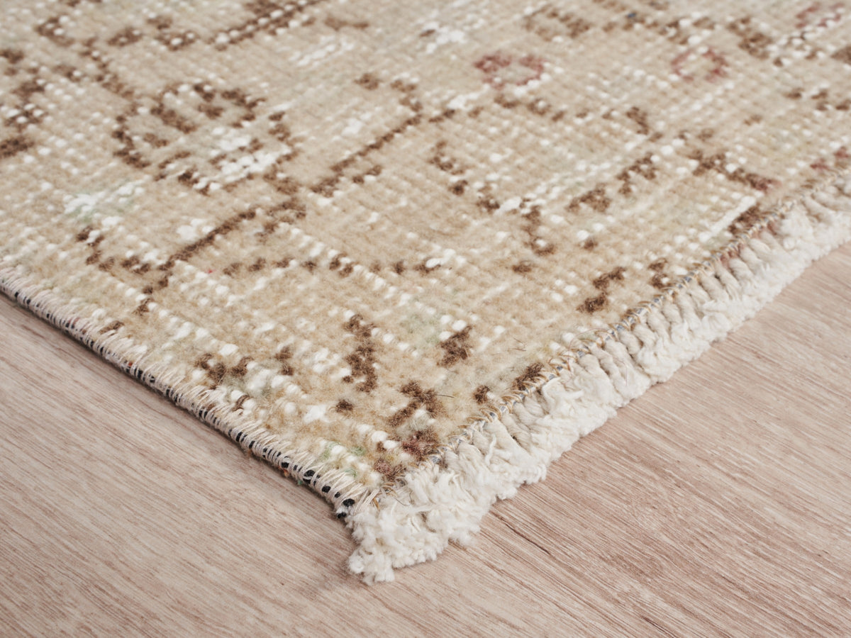 5'2" x 8'10" Neutral Vintage Area Rug