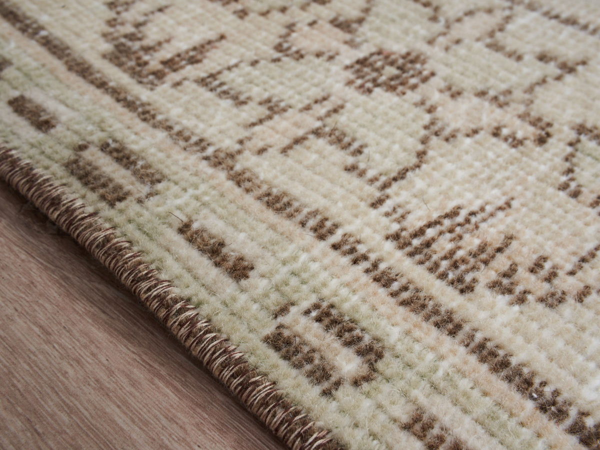 5'6" x 8'7" Neutral Vintage Area Rug