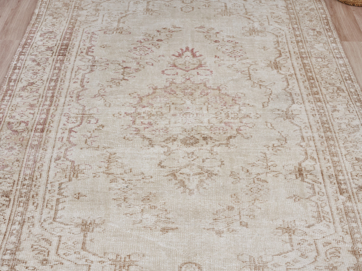 6'1" x 10' Beige Vintage Turkish Rug