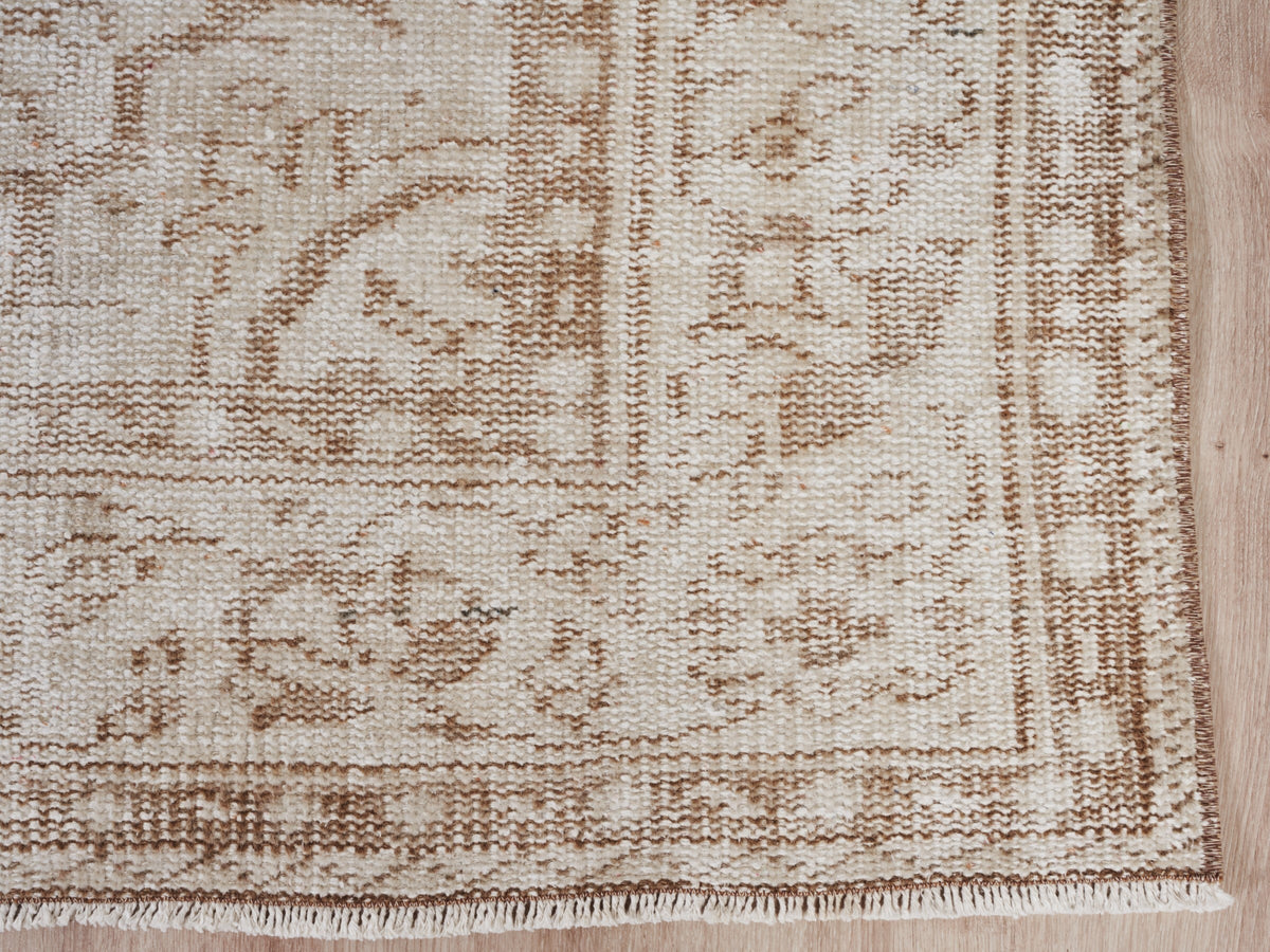 6'1" x 10' Beige Vintage Turkish Rug