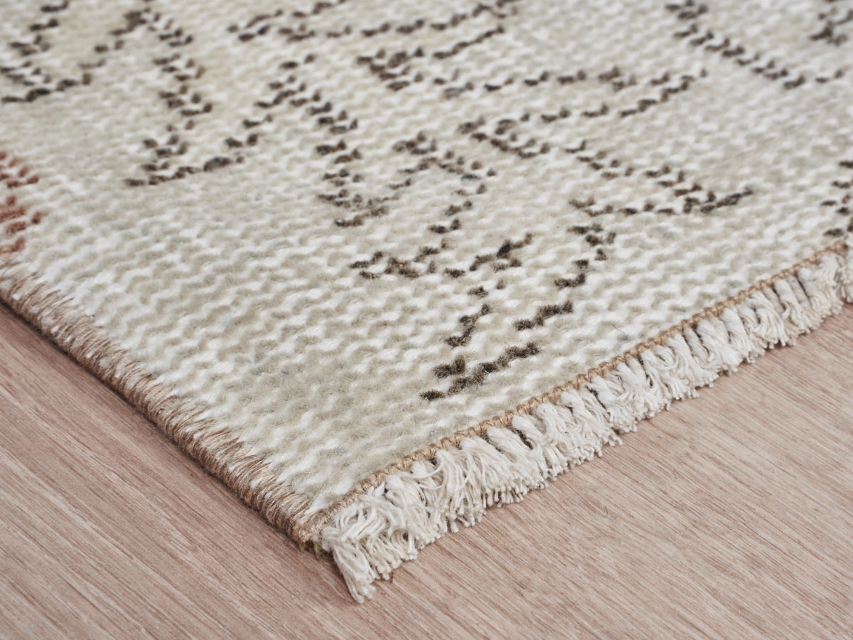 5'7" x 9'7" Beige Vintage Turkish Area Rug