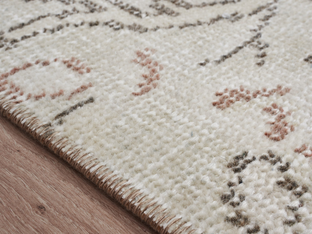 5'7" x 9'7" Beige Vintage Turkish Area Rug