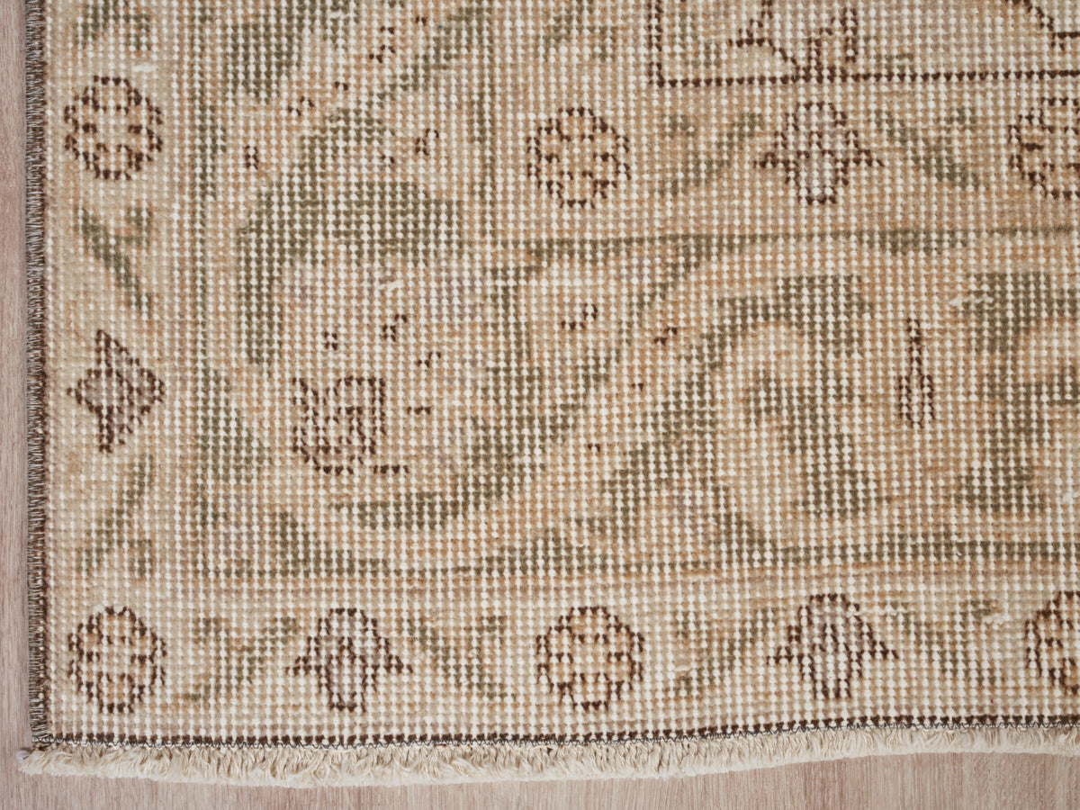 5'5" x 9'2" Beige Vintage Turkish Area Rug