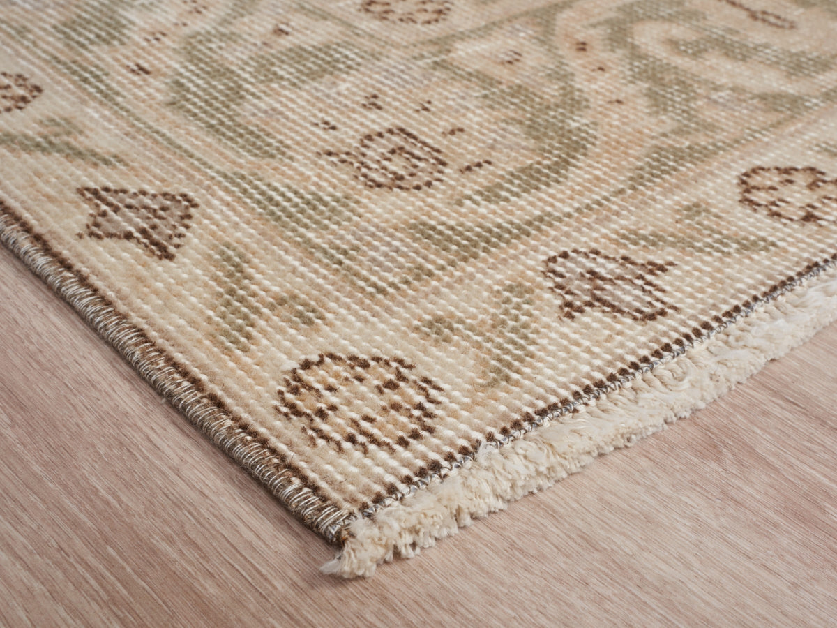 5'5" x 9'2" Beige Vintage Turkish Area Rug