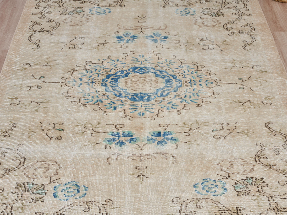 5'5" x 8'4" Beige Blue Vintage Turkish Area Rug